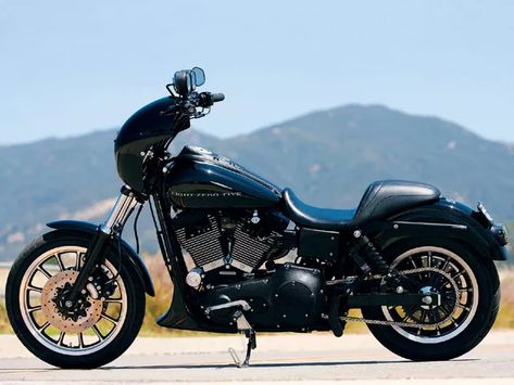 2004 Harley-Davidson Dyna FXDX - My Dyna Makeover | Hot Bike Magazine Harley Dyna Super Glide, Dyna Club Style, Dyna Super Glide Sport, Harley Davidson Dyna Super Glide, Harley Davidson Road King, Dyna Super Glide, Motos Harley, Dyna Low Rider, Harley Davidson Fatboy