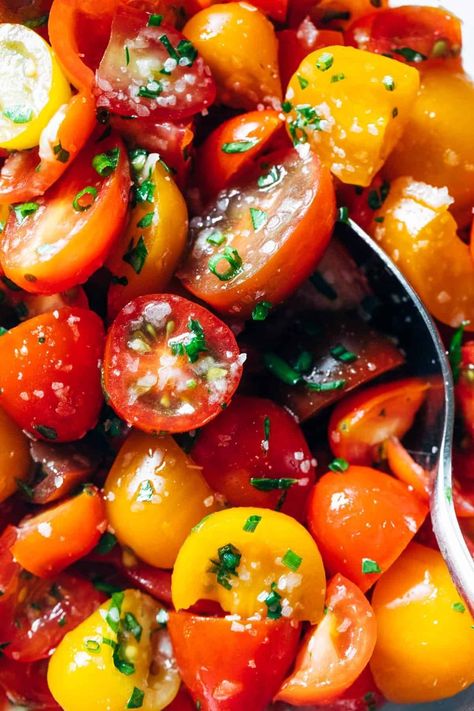 5-Ingredient Marinated Tomatoes! The best summer staple. Fresh tomatoes, punchy lemon juice, grated garlic, a little bit of olive oil, and herbs and salt to make it sing. #tomatoes #summer #salad Marinated Tomatoes Recipes, Grill Tomatoes, Marinade Tomato Salad, Marinated Cherry Tomatoes, Cherry Tomato Marinated, Marinated Tomatoes And Onions, Marinated Cucumbers Red Onions And Tomatoes, Fetta Cherry Tomatoes, Grape Tomato Recipes