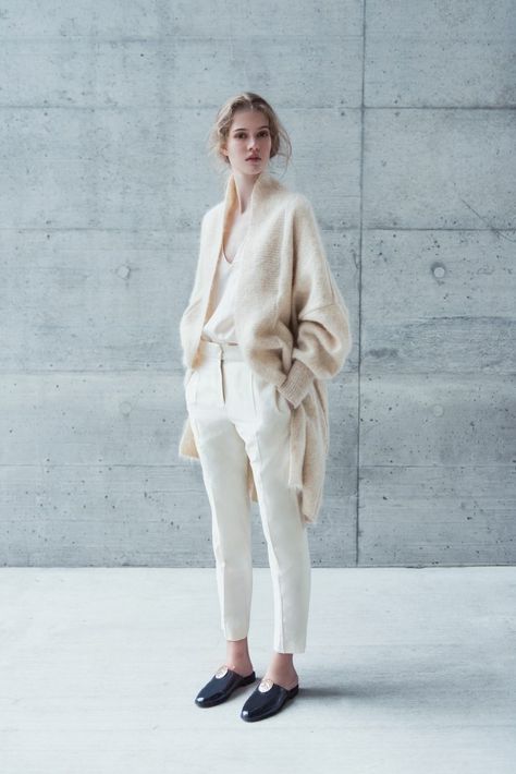 Dress Knitting, Knitting Dress, Outfit White, Minimal Chic, Beige Sweater, 가을 패션, Dress Outfit, Fashion Mode, Looks Style