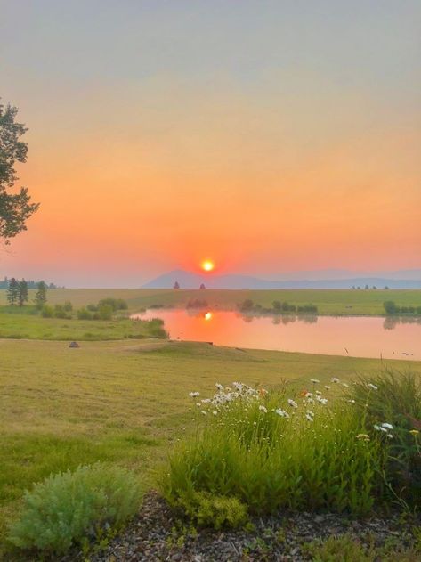 Laughter Aesthetic, Chhat Puja, Sunrise Images, Photoshop Landscape, Sunset Background, Morning Sky, Pretty Landscapes, Fotografi Alam Semula Jadi, Picsart Background