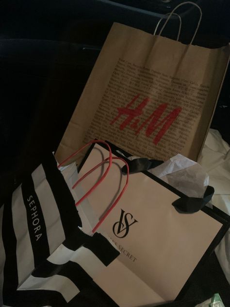 haul H And M Aesthetic, Shopping Bags Snap, H M Aesthetic, Shopping Snap Story, Sephora Aesthetic, Sephora Bags, Kylie Nails, Sephora Bag, Shopping Pictures