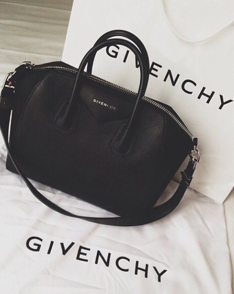 Tas Celine, Givenchy Handbags, Givenchy Bag, Quilted Wallet, Black Luxury, Quality Handbags, Hermes Handbags, Givency Antigona Bag, Hermes Bag