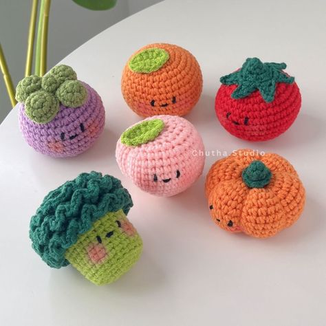 This set of 12 crochet keychains features a variety of fruits and vegetables, all made with soft and cuddly yarn. They're perfect for kids or adults who love to crochet or collect cute,#Amigurumi_Patterns #Orange_Crochet_Keychain #Fruit_Crochet_Keychain #Crochet_Mini_Food Vegetable Crochet, Fruit Crochet, Crochet Ball, Crochet Fruit, Crochet Keychain Pattern, Colorful Crochet, Pola Amigurumi, Easy Crochet Projects, Crochet Business