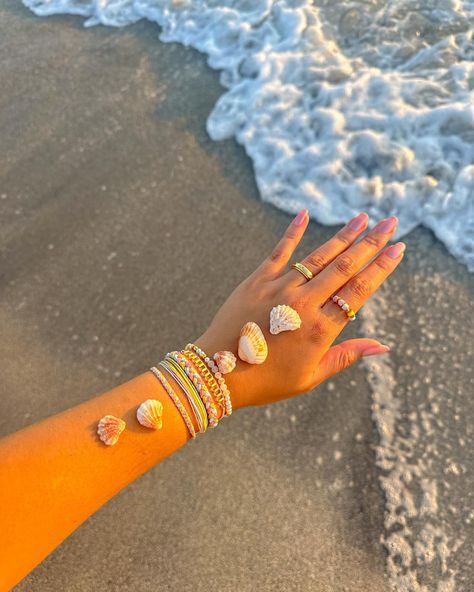 solo beach days are good for the soul🐚🌊✨ wearing @puravida ‘s Mental Health Awareness collection #PuraVidaPartner #PuraVida Cheap Charm Bracelet For Beach, Girls Beach Trip Aesthetic, Beach Trip Aesthetic, Beach Meditation Aesthetic, Beach Aesthetic Daytime, Beach Ocean-inspired Charm Bracelet, Trip Aesthetic, Beachy Stuff, Summer Board