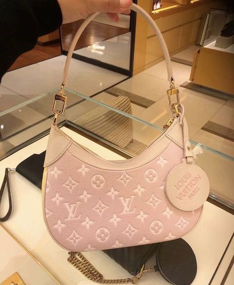 Tas Louis Vuitton, Unrealistic Wishlist, Tas Lv, Sac Louis Vuitton, My Style Bags, Trendy Purses, 밈 유머, Luxury Bags Collection, Aesthetic Bags