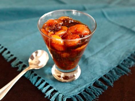 Jewish Desserts, Stewed Fruit, Rosh Hashanah Recipes, Holiday Recipes Thanksgiving, Kosher For Passover, Jewish Holiday Recipes, Fruit Soup, Jewish Foods, Compote Recipe