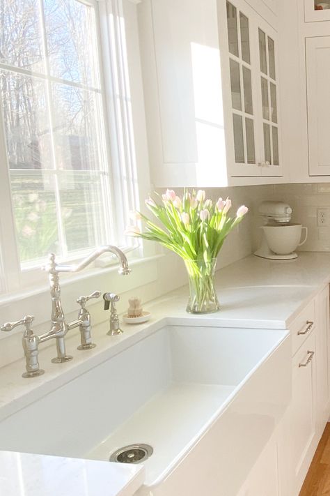 For our kitchen renovation, I chose a single basin fireclay farm sink and purchased it from Home Depot. It is made by Fossil Blu, 36 inch in white. I am very happy with it! Porcelain Farmhouse Kitchen Sink, French Sink Kitchen, Large White Kitchen Sink, Deep White Kitchen Sink, Undermount Single Basin Kitchen Sinks, Cottage Sink Kitchen, White Apron Sink White Cabinets, White Porcelain Kitchen Sink, Kitchen Sink White Countertop