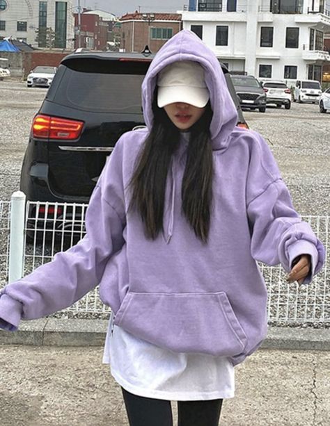 Hoodie Outfit Aesthetic, Light Purple Hoodie, Hoddies Outfits, Oversized Hoodie Outfit, Hoodies Outfit, Skz Ot8, Modest Winter Outfits, Soulmate Au, Winter Wear Women