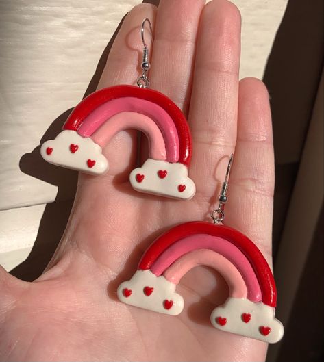 Etsy Clay Earrings, Things To Make From Clay Aesthetic, Cute Polymer Clay Keychains, Earing Clay Diy, Handmade Clay Jewellery, Clay Keychain Ideas Aesthetic, Clay Heart Ideas, Cute Clay Earrings Diy, Kawaii Clay Earrings