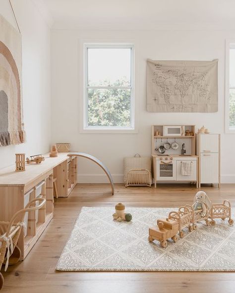 Nuetral Pallete Playroom, Playroom Gender Neutral, Minimal Toy Room, Neutral Playroom Decor, Montessori Playroom Modern, Kids Playroom Aesthetic, Aesthetic Playroom Ideas, Organic Modern Playroom, Neutral Playroom Ideas