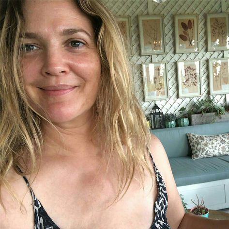 Drew👄 Photoshop Celebrities, Celebs Without Makeup, Wise One, Bare Beauty, Bare Face, Artists For Kids, Drew Barrymore, Girl Inspiration, Natural Face