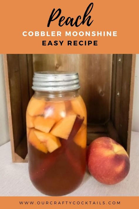 Essen, Peach Cobbler Moonshine Recipe, Green Apple Caramel, Peach Pie Moonshine, Green Apple Martini, Flavored Moonshine Recipes, Moonshine Drink Recipes, Peach Moonshine, Caramel Martini