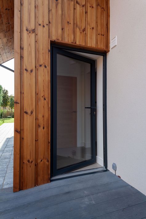 Aluminium Glazed Front Doors Black Aluminium Doors Exterior, Exterior Glazed Doors, Aluminium Front Doors Modern Houses, Black Aluminium Front Door, Fully Glazed Front Door, Glass External Door, Single Glass Front Door, Glass Back Doors Exterior, Terrace Door Design