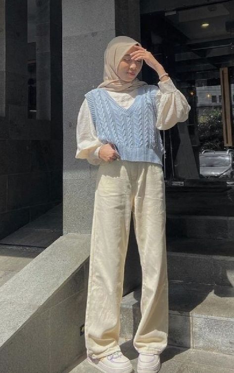 Aesthetic Hijabi Outfits Casual, Outfits Aesthetic Hijab, Haircut Selfie, Photo Hijab, Outfit Hijab Casual, Estilo Hijab, Hijab Look, Street Hijab Fashion, Cute Hairstyle