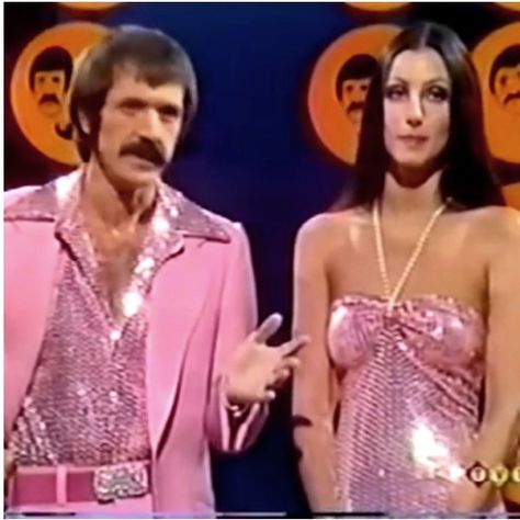 1970's Sonny & Cher show - Luv the coordinating outfits! Sunny And Cher Costume, Sonny And Cher Outfits, Sonny And Cher Costumes, Cher Costume Halloween, Cher Outfits 70s, Cher Iconic Looks, Raised On Country Sunshine, Cher Halloween, Cher 1960s