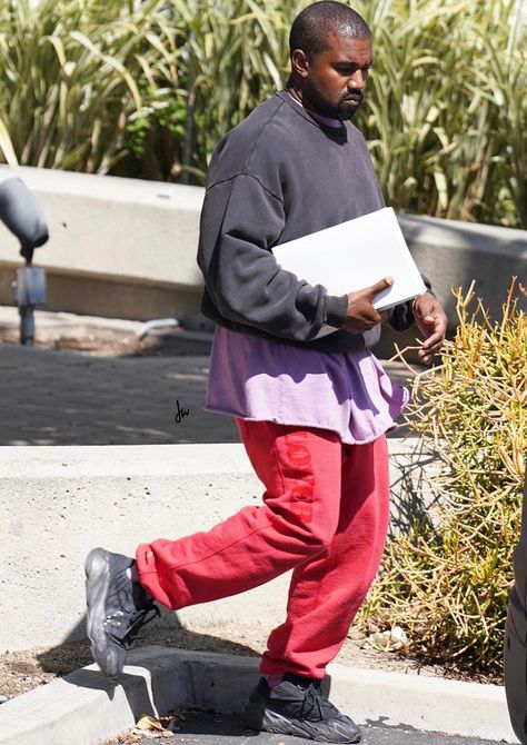 Yeezy 700 Mnvn Outfit, Kanye West Adidas Yeezy, Kanye West Outfits, Kanye West Adidas, Kanye Fashion, Kanye West Style, Yeezy 700, Outfits Streetwear, Yeezy 350