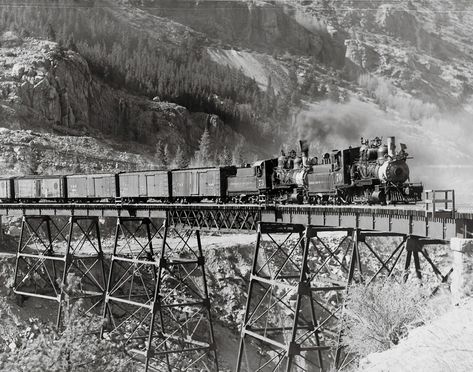 Looping in Colorado | Trains Magazine Toy Train Layouts, Colorado Railroad, Railroad Industry, Garden Railroad, Railroad Photography, Model Train Layouts, Train Layouts, Big Sky, Model Railroad