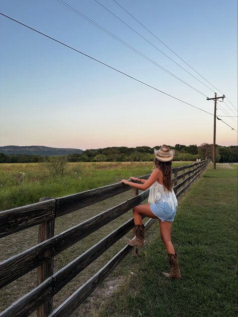 Cowboys Cowgirl hat, boots, country, photo inspo, sunset, free people, country fit, Cute Cowboy Boot Pics, Poses For Country Pictures, Country Insta Pics, Country Pictures Ideas, Cute Country Pictures, Brunette Country Girl, Cowgirl Boot Aesthetic, Country Picture Ideas, Country Outfits Women Summer