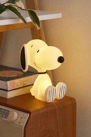 Snoopy Light, Snoopy Lamp, Cute Night Lights, Lampe Decoration, Cute Room Decor, Snoopy And Woodstock, Ambient Light, Dream Room, Ambient Lighting