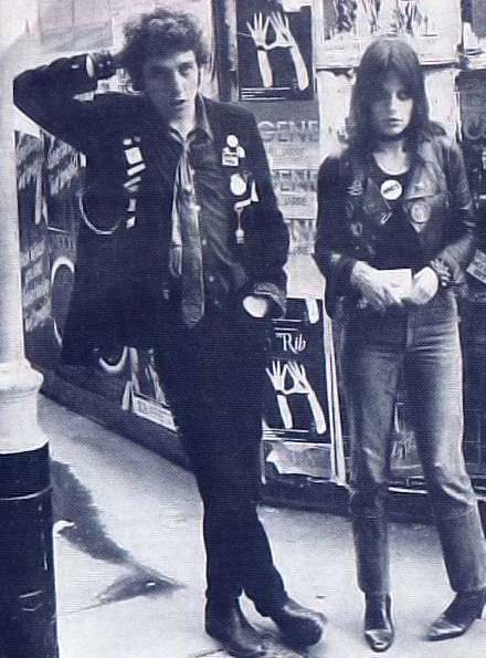 Black And White Punk Photos, 1960s Punk Fashion, 70s Metal Fashion, B52s Style, 70s Punk Fashion Woman, 70s Punk Outfits, Jordan Punk, Punk Fashion 70s, 70s Punk Fashion