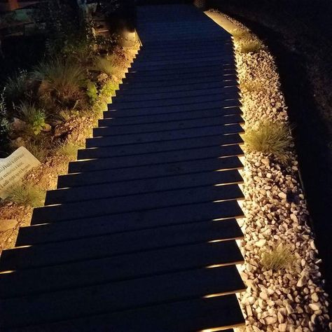 Boardwalk Lighting, Sidewalk Lighting, Stairs Lighting, Landscape Stairs, Garden Hacks Diy, Wooden Path, Sport Center, Driveway Lighting, Walkway Landscaping