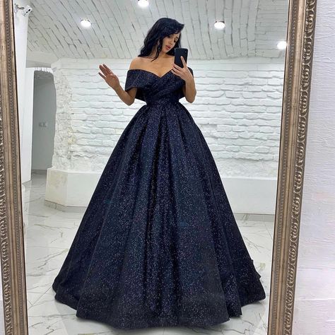 Dark Blue Ballgown, Princess Dress Fairytale, Navy Blue Prom, Engagement Gown, Long Party Gowns, Sara Dress, Met Gala Dresses, Blue Prom Dresses, Prom Dress Inspo