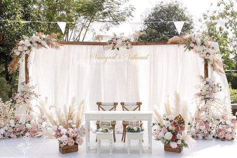 Minimal Wedding Backdrop, Rooftop Decor, Pelamin Nikah, Wedding Archway, Wedding Stage Backdrop, Wedding Stage Decor, Wedding Motifs, Romantic Outdoor Wedding, Wedding Backdrop Design