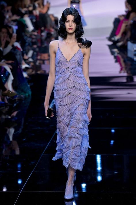 Giorgio Armani Aesthetic, Skirt Evening Outfit, High Fashion Gowns, Giorgio Armani Runway, Armani Prive Couture, High Fashion Clothes, Runway Fashion Dresses, Giorgio Armani Dress, Purple Clothing