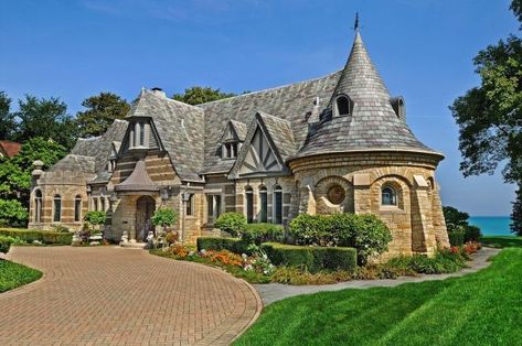 Amazing home built in 1928. Currently on the market for over seven million. Tudor Homes, Storybook Homes, Tudor House, Structure Architecture, Outdoor Inspirations, Stone Houses, Pretty House, Victorian Homes, My Dream Home