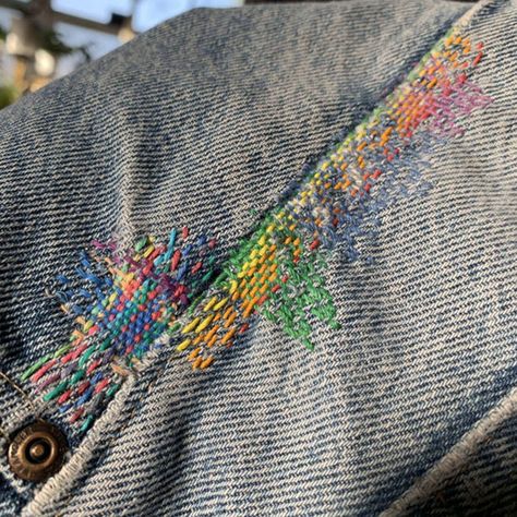 Jean Mending, Visible Mending Stitches, Thrifted Jeans, Mending Clothes, Make Do And Mend, Visible Mending, Repair Clothes, 자수 디자인, A Lot Of People