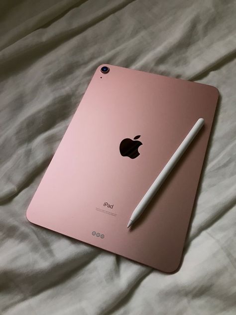 Rose Gold Ipad, Ipad Essentials, Apple Pen, Iphone Obsession, Pink Apple, Ipad Accessories, Apple Ipad Air, Apple Inc, Back Camera