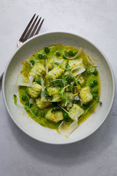 Gnocchi And Peas Recipes, Fine Dining Gnocchi, Summer Gnocchi Recipes, Gnocchi Peas, Gnocchi Aesthetic, Pea Gnocchi, Summer Gnocchi, Gnocchi With Peas, The Swimmers