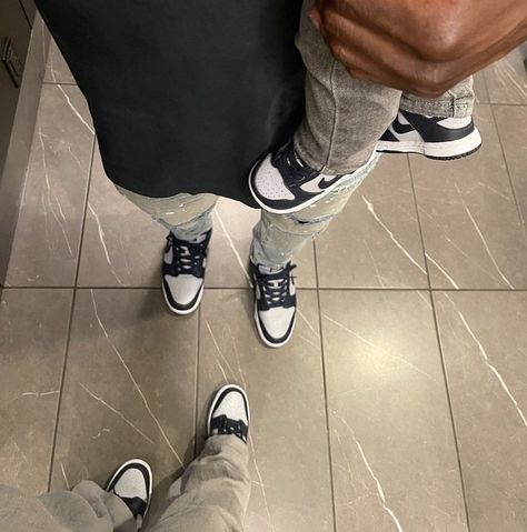 Matching Couple Shoes, Couple Shoes Matching, Couple With Baby, Couple Sneakers, Couple Matching Outfits, Baby Nike, Couple Shoes, Black Love Couples, Couple Goals Teenagers