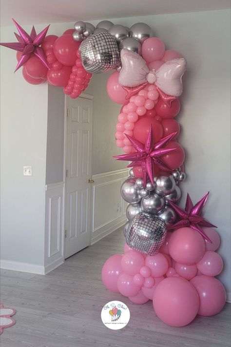 Barbie Birthday Balloons, Barbie Balloon Decor, Barbie Balloon Arch, Barbie Theme Decorations, Barbie Balloon Decorations, Barbie 6th Birthday Party, Barbie Bday Party Ideas, Barbie Balloon Garland, Barbie Birthday Backdrop