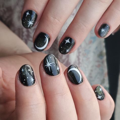 Witchy Gel Nail Designs, Cool Dark Nail Designs, Short Gothic Acrylic Nails, Moon Nails Design Short, Space Gel Nail Designs, Goth Nail Art Short Nails, Moon Design Nails Simple, Nail Art Designs Moon And Stars, Short Nails Witchy