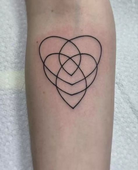 Celtic Mother Tattoos, Celtic Motherhood Tattoo, Motherhood Symbols, Motherhood Tattoo, 19 Tattoo, Celtic Motherhood Knot, Motherhood Knot, Celtic Motherhood, Child Tattoo