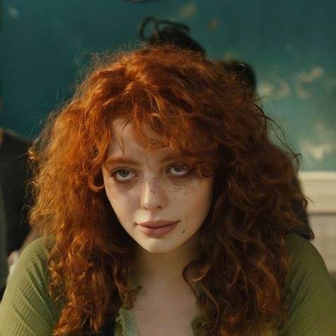 Elf Face Claims, Natural Reddish Brown Hair, Underused Faceclaims Female, Scottish Women Faces, Character Face Claims Female, Frizzy Curly Hair Aesthetic, Irish Hair Texture, Redhead Face Claims Female, Soft Smile Reference