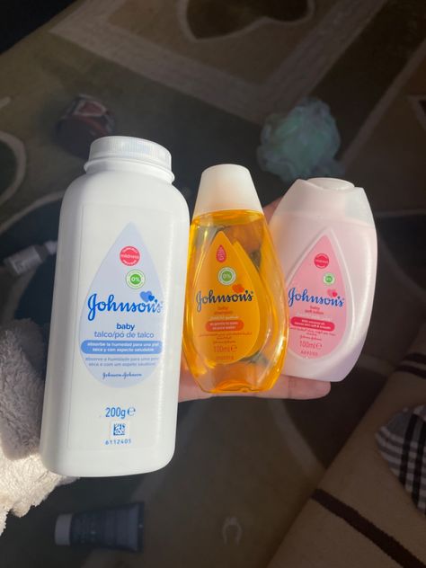 Baby Oil Aesthetic, Johnsons Baby Products, Johnson Shampoo, Essence Makeup, Natural Face Skin Care, Quick Natural Hair Styles, Body Hygiene, Diy Body Care, Shower Skin Care