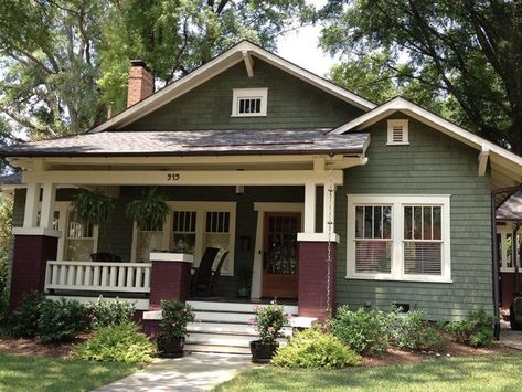 Bungalow Exterior Colors, Cottage Home Exterior, Craftsman Bungalow Exterior, Craftsman Home Exterior, Craftsman Style Exterior, Craftsman Homes, Craftsman Bungalow, Bungalow Exterior, Craftsman Exterior