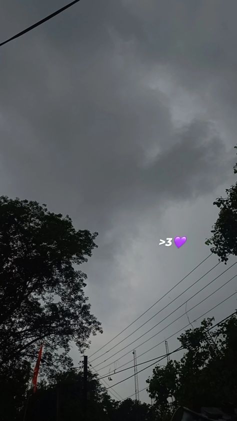 Rainy weather ⛈️ Rainy Clouds Snapchat Stories, Rainy Weather Snapchat Stories, Rainy Pictures Aesthetic, Raining Snapchat, Rainy Sky Snap, Weather Pics Sky, Rainy Weather Pictures, Rainy Clouds Snap, Weather Snapchat Stories