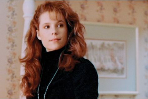 Robyn Lively Teen Witch Movie, Robyn Lively, Kelly Kapowski, Teen Witch, Teen Movies, Lucky Ladies, 80s Movies, Beauty Inspo, Music Tv