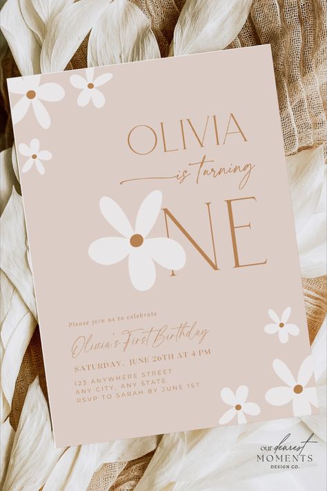 Celebrate your little girls's 'Boho Daisy" First Birthday in style with our digital 1st birthday invitation template! Effortlessly customize and share the joy online with this chic design. A perfect base for your fairy first decor to set the tone for a beautiful event! Perfect for hassle-free party planning. Make the day memorable and share the excitement with friends and family. Instant Download with the option of sending via text or printing Daisy Boho Party, Daisy 1st Birthday Invitation, Daisy First Birthday Invitation, Daisy Party Invitations, First Birthday Girl Daisy Theme, Daisy Invitations Birthday, Birthday One Year Girl, First Birthday Girl Invitations, One Derful First Birthday Girl