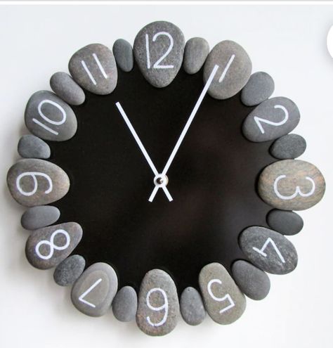 Beach Theme Gifts, Clock Design Ideas, Stone Pictures Pebble Art, Handmade Wall Clocks, Art Pierre, Rock Painting Ideas, Quilled Creations, Art Rock, Diy Clock