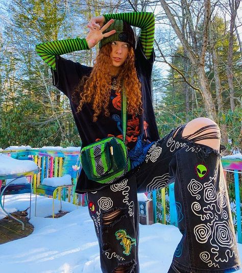 Savannah Saturn, Trippy Clothes, Rave Aesthetic, Edgy Fits, Trippy Aesthetic, Diy Clothes Life Hacks, Fashion Project, December 22, Rave Outfits