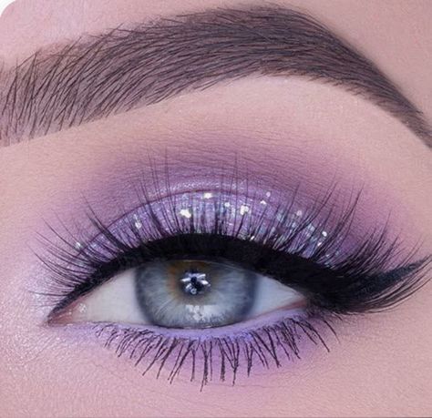 Purple Eyeshadow Looks, Quinceanera Makeup, Eye Makeup Images, Purple Smokey Eye, Prom Eye Makeup, Purple Eye Makeup, Dance Makeup, Purple Lipstick, Eye Makeup Pictures