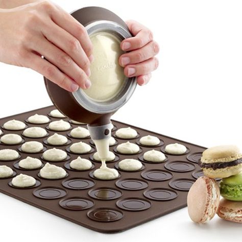 Creative Treats, Chocolate Cake Cookies, Piping Icing, Baking Set, Baking And Pastry, Baking Mat, Cake Roll, Pastry Cake, Kitchen Baking