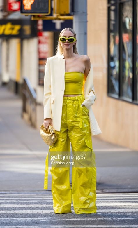 Yellow Outfits, Autumn Winter 2023, Leonie Hanne, Yellow Outfit, Winter 2023, New York Fashion Week, New York Fashion, Autumn Winter, Fashion Week