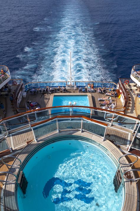 Aft swimming pools of the Emerald Princess cruise ship on the Mediterranean. Regal Princess Cruise Ship, Emerald Princess Cruise Ship, Cruise Ship Aesthetic, Cruse Ship, Cruise Photography, Idea Story, Birthday Cruise, Cruise Pictures, Princess Cruise Ships