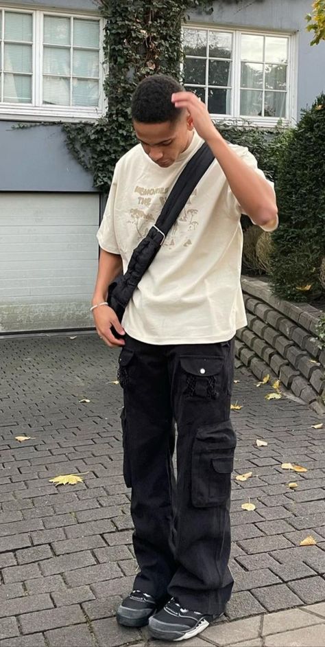 Black Cargo Pants Outfit Street Style Men, Black Cargo Pants Outfit Street Style, Singapore Fits, Black Cargo Pants Outfit Men, Cargo Outfit Men, Cargo Pants Outfit Street Style, Black Cargo Pants Outfit, Boys Aesthetic Outfits, Cargo Pants Outfit Men