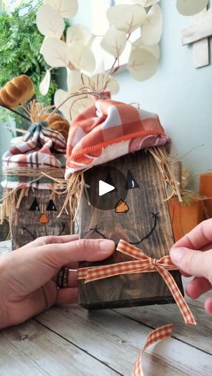 2x4 Scarecrow, Block Scarecrow, Church Table, Fall Kitchen Towels, Little Hat, Winter Planter, Halloween Wood Crafts, Holiday Wreaths Diy, Dollar Store Hacks